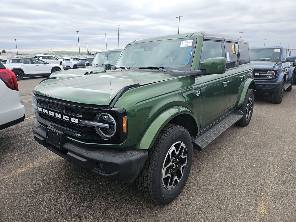 2025 Ford Bronco Outer Bank photo