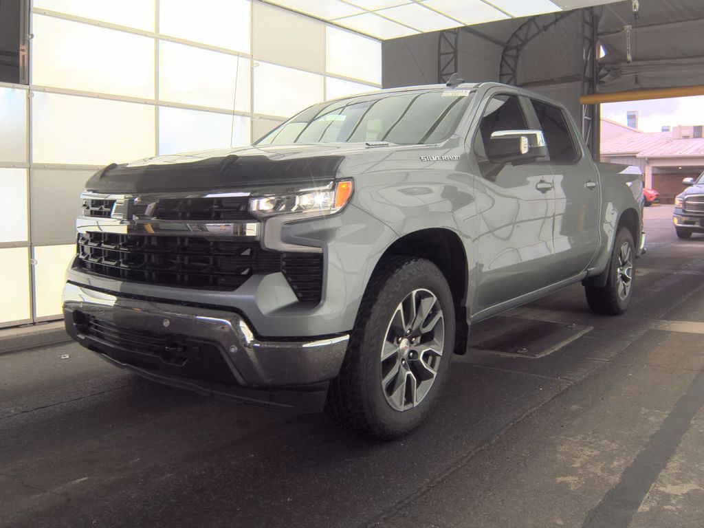 2025 Chevrolet Silverado 1500 LT photo