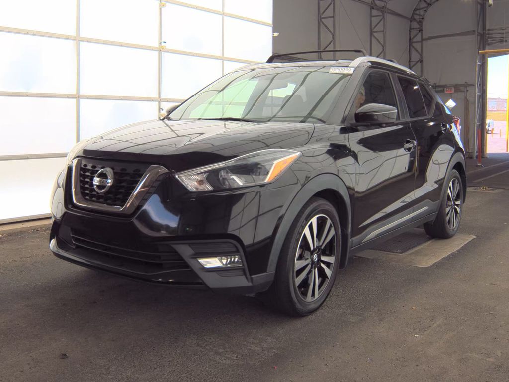2019 Nissan Kicks SR photo
