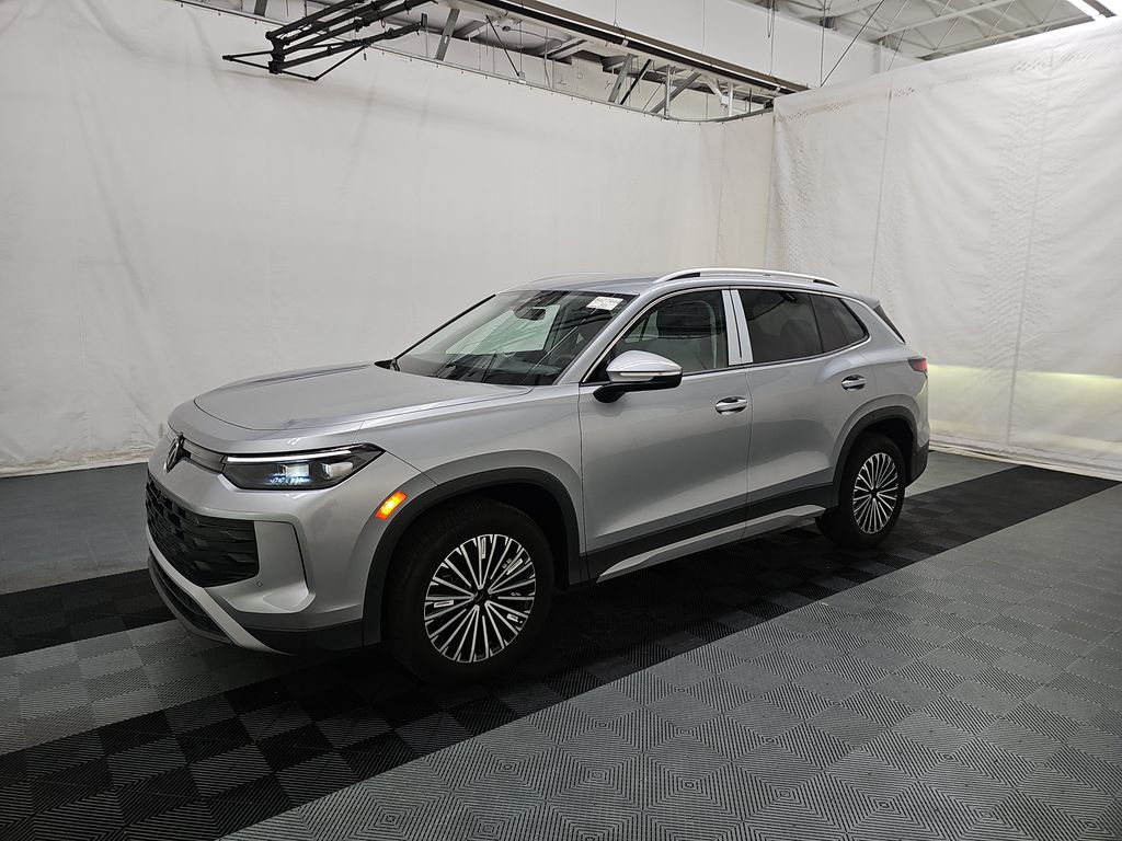 2025 Volkswagen Tiguan S photo