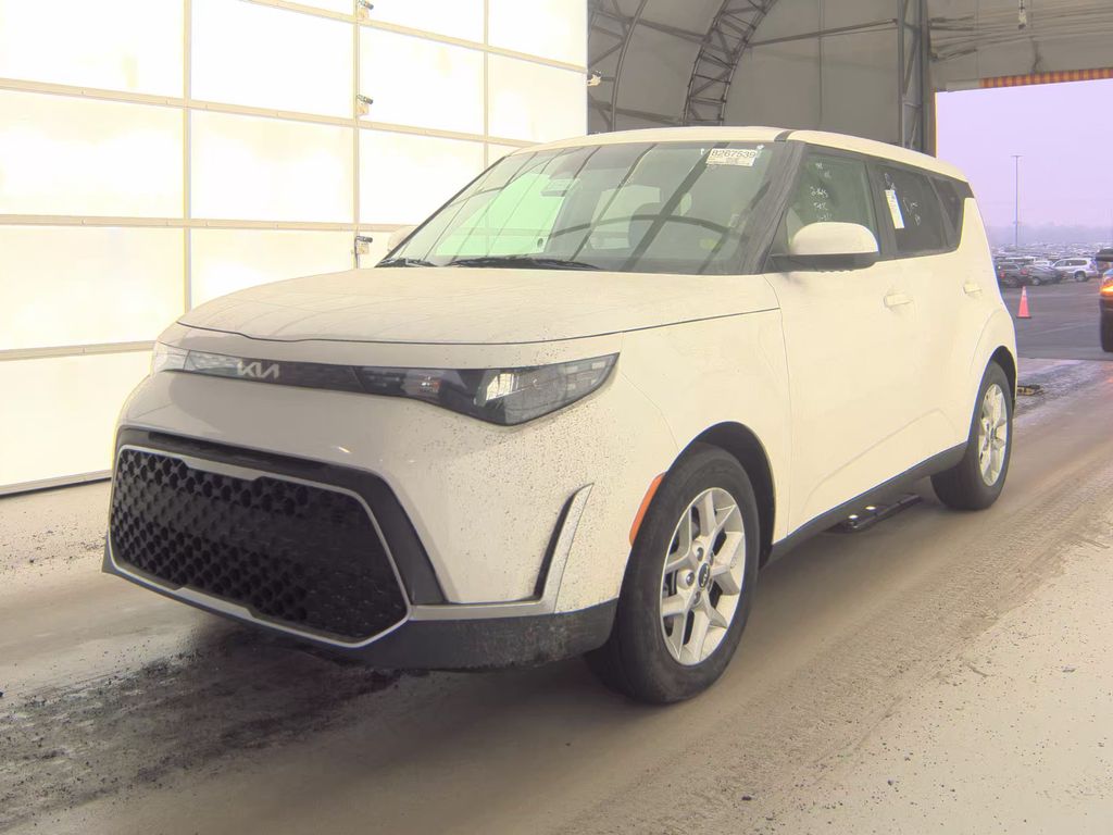 2025 Kia Soul LX photo