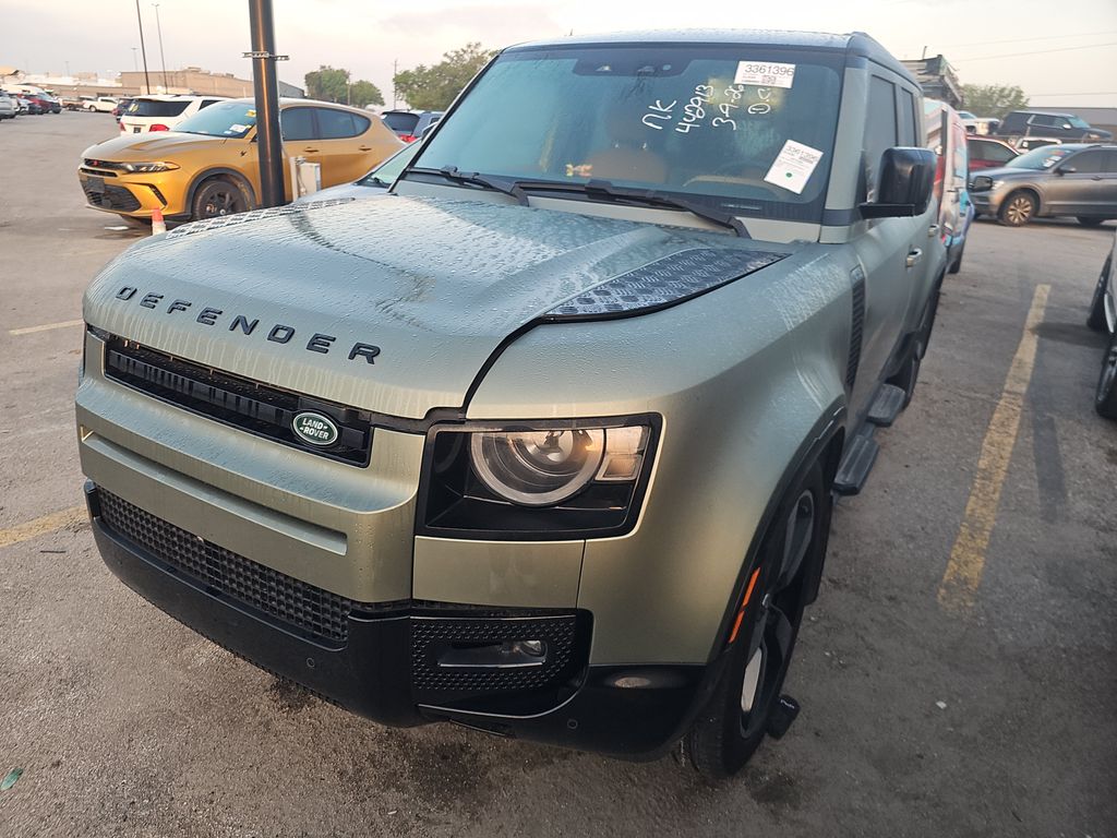2025 Land Rover Defender 110 Xdynam SE photo