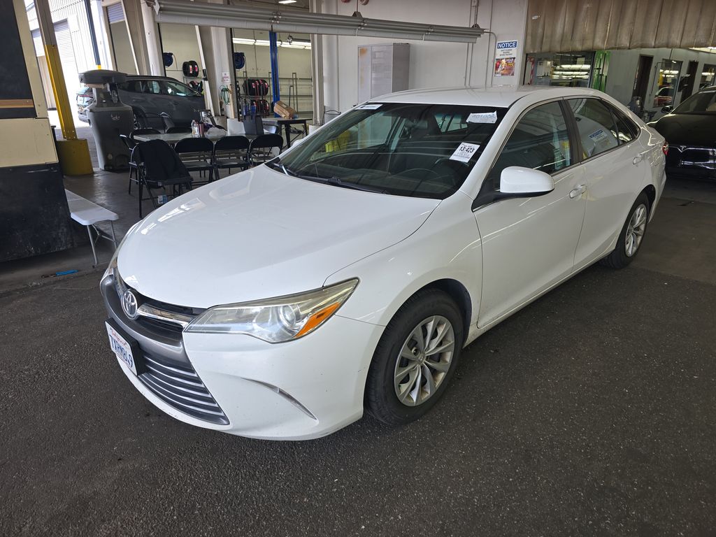 2017 Toyota Camry LE photo
