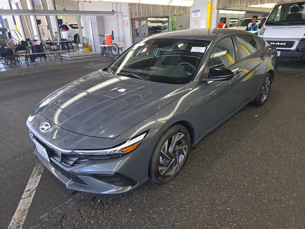 2025 Hyundai Elantra SEL Sport photo