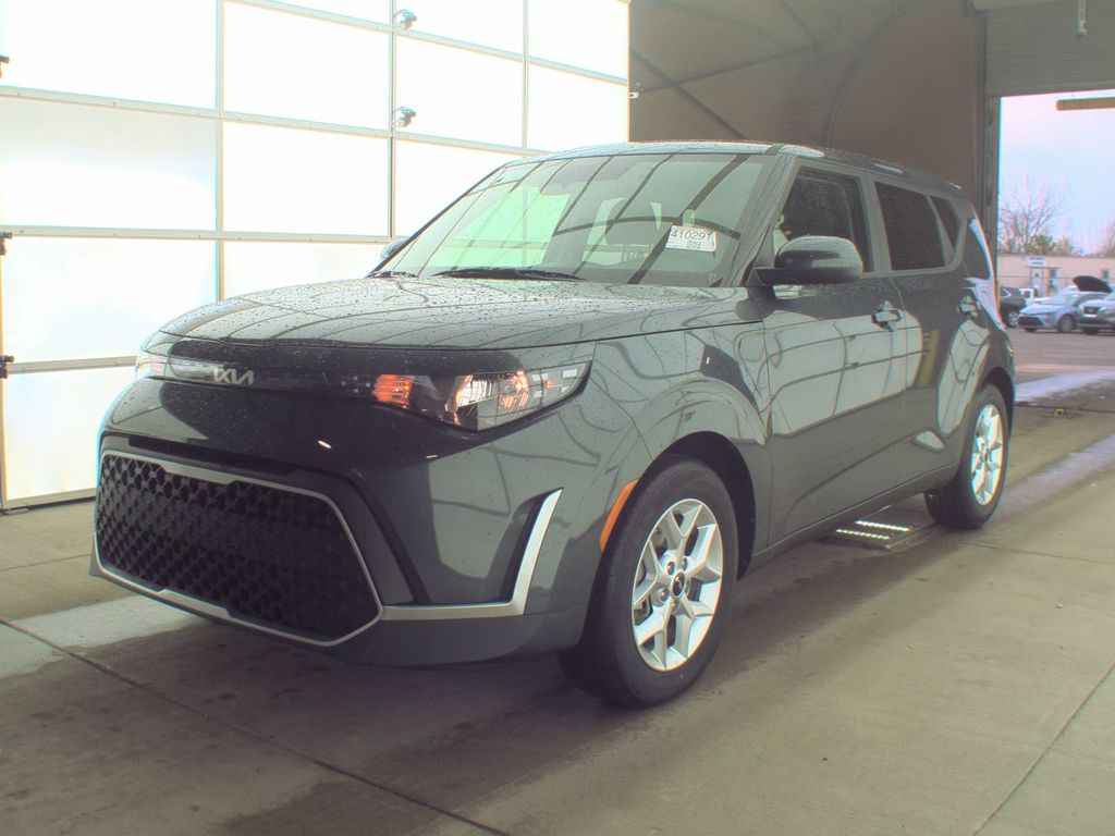 2025 Kia Soul LX photo
