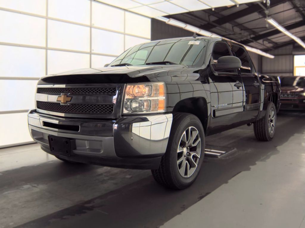 2013 Chevrolet 1500 SLV LT photo
