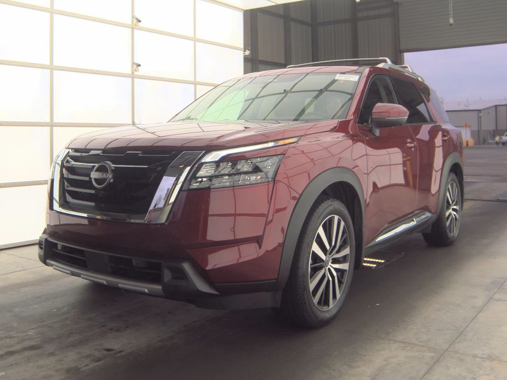 2025 Nissan Pathfinder Platinum photo
