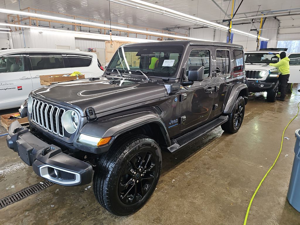 2025 Jeep Wrangler Sahara photo