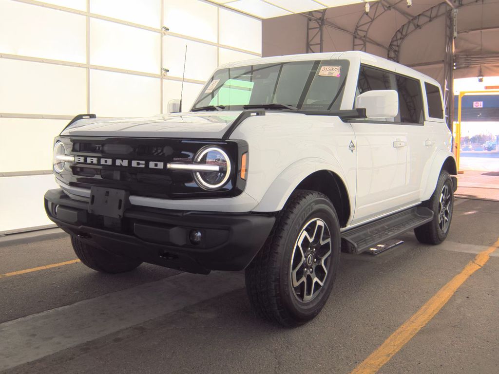 2025 Ford Bronco Outer Bank photo