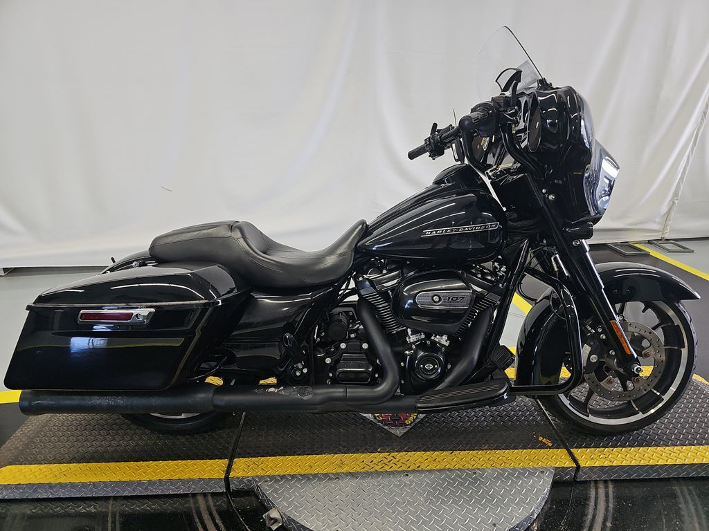 2018 Harley-Davidson Flhxs photo