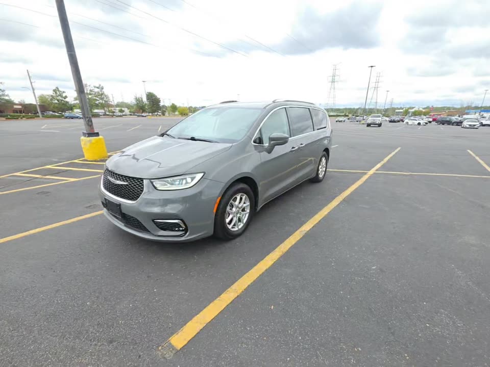 2021 Chrysler Pacifica Touring L photo