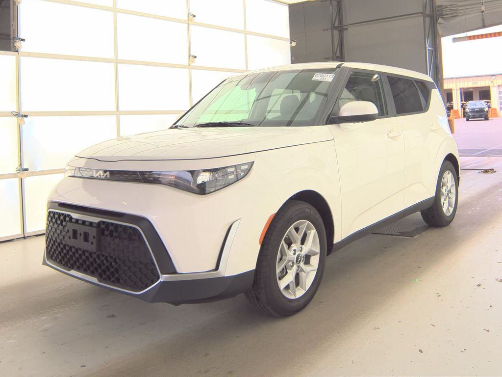 2025 Kia Soul LX photo