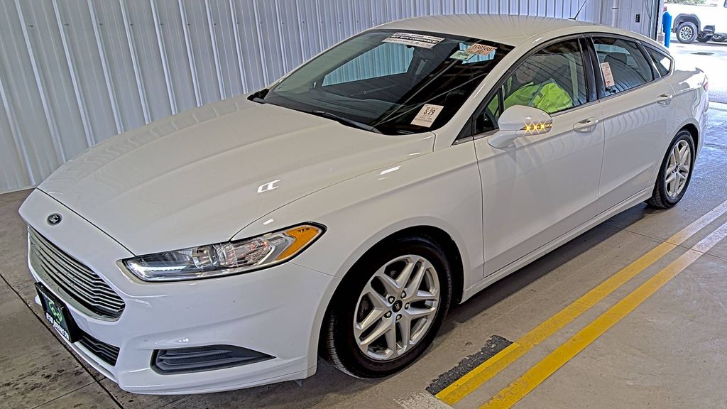2016 Ford Fusion SE photo