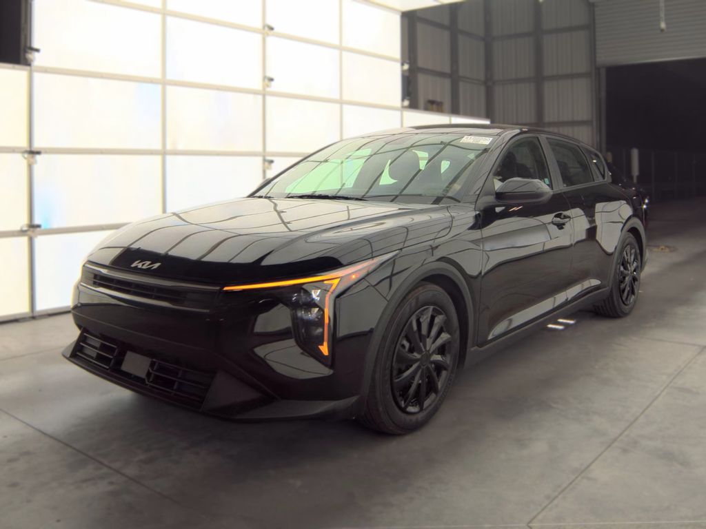 2025 Kia K4 LX photo
