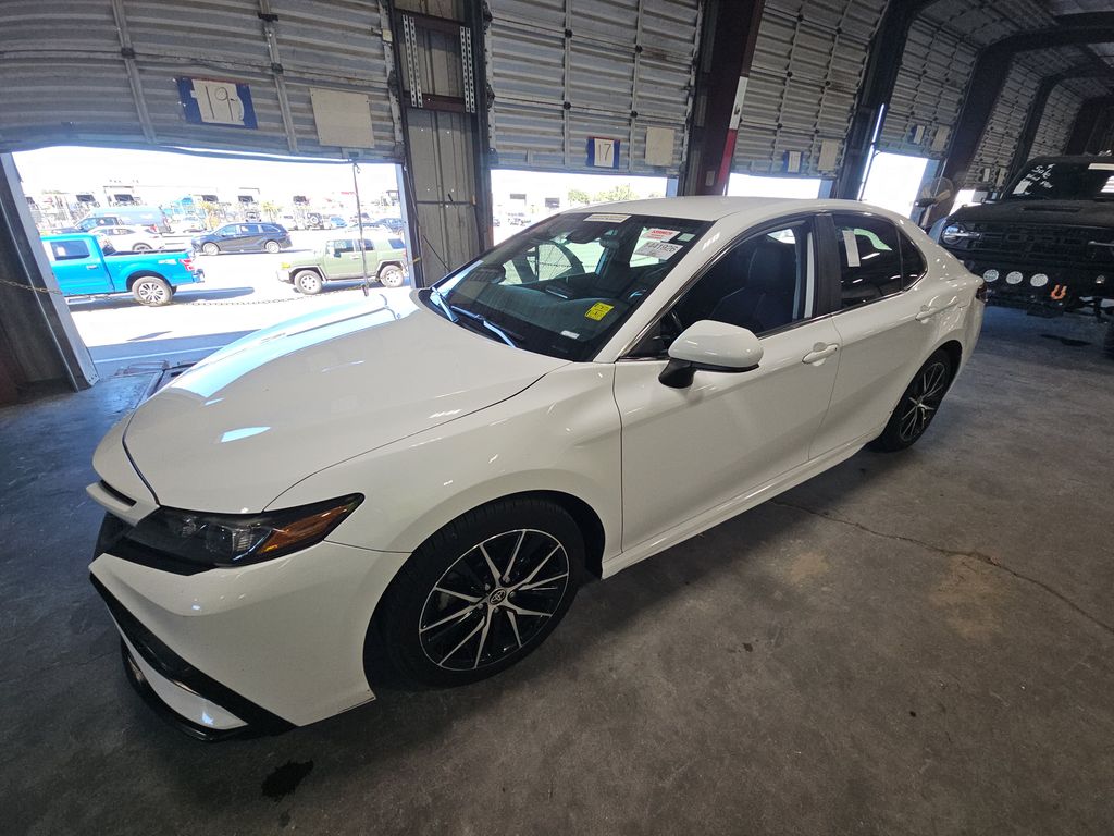 2021 Toyota Camry SE photo