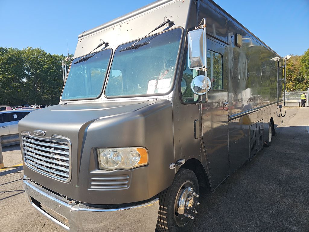 2010 Freightliner Command photo