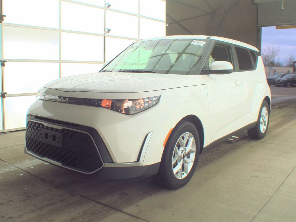 2025 Kia Soul LX photo