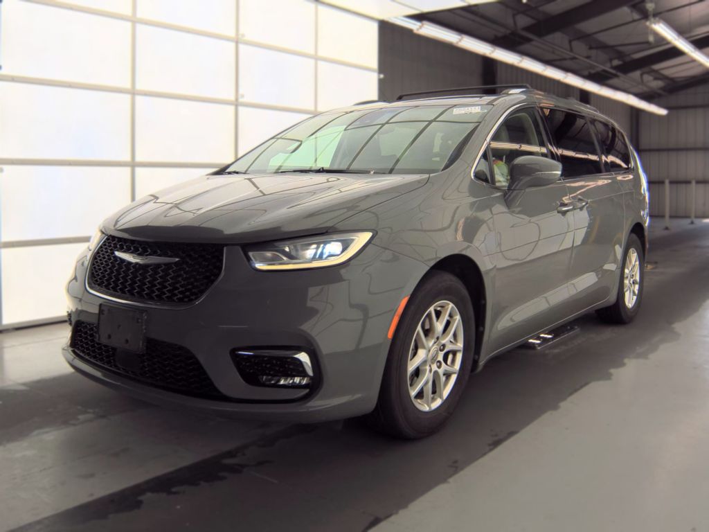 2021 Chrysler Pacifica Touring L photo