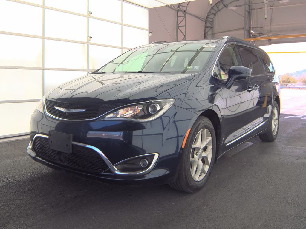 2019 Chrysler Pacifica Touring L+ photo