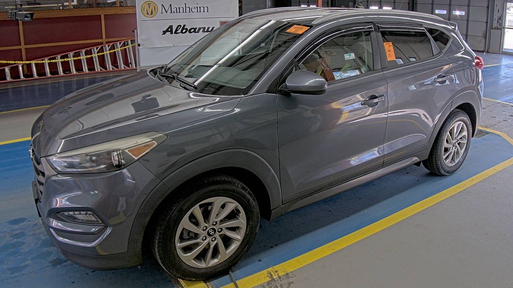2016 Hyundai Tucson SE photo