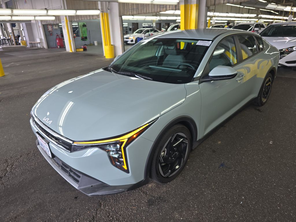 2025 Kia K4 EX photo