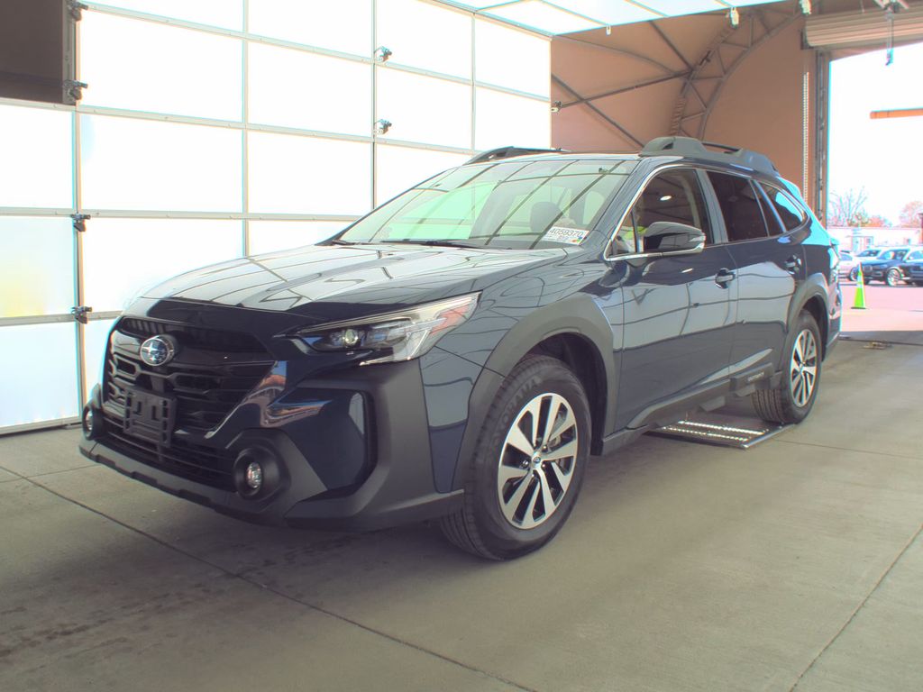 2025 Subaru Outback Premium photo
