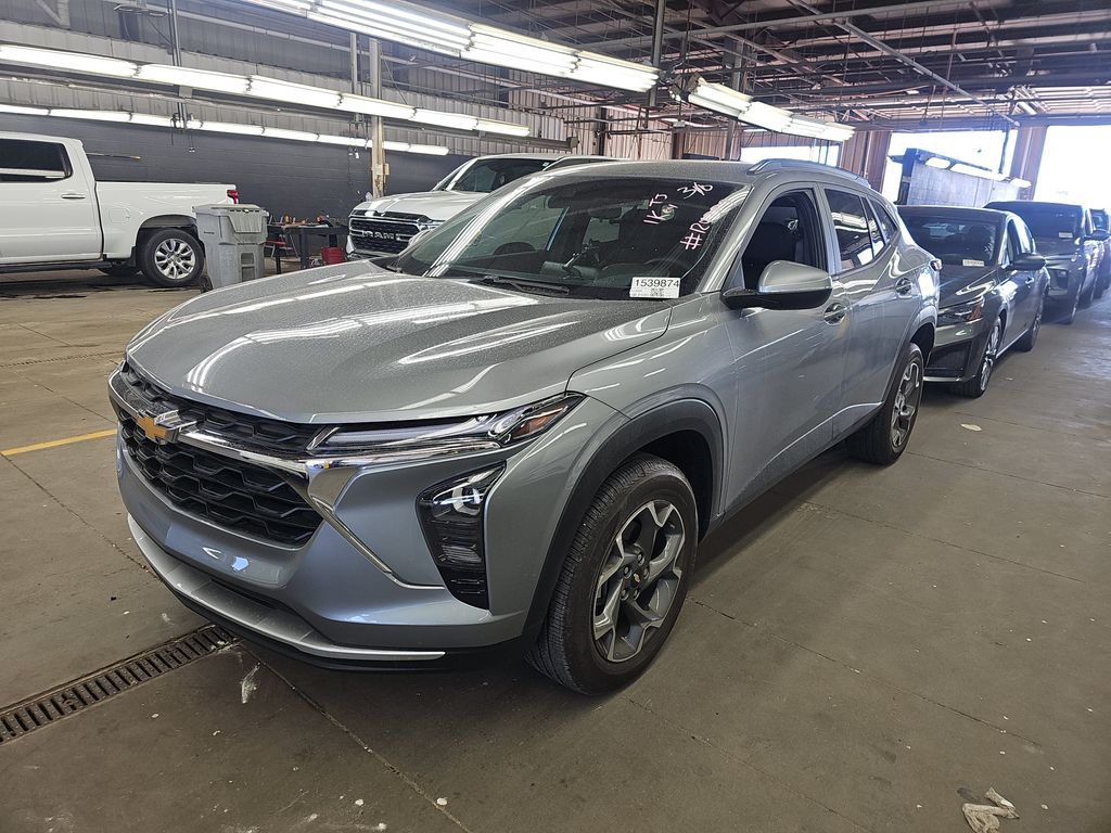 2025 Chevrolet Trax LT photo