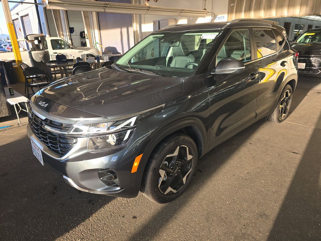 2025 Kia Seltos EX photo