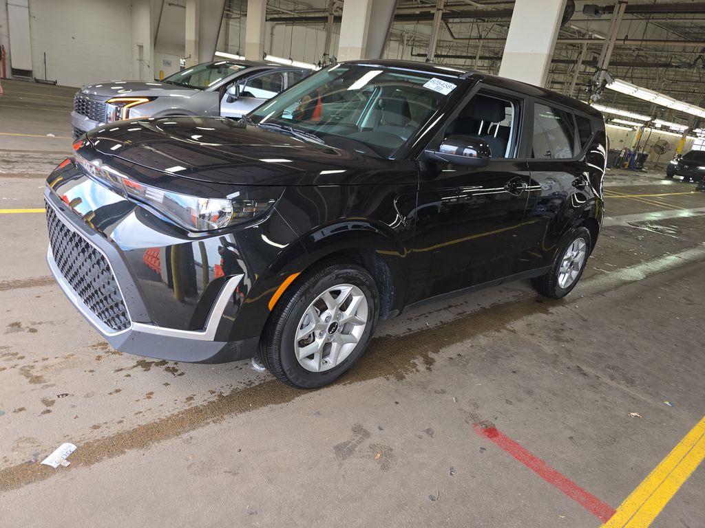 2025 Kia Soul LX photo