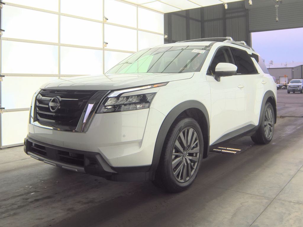 2025 Nissan Pathfinder SL photo
