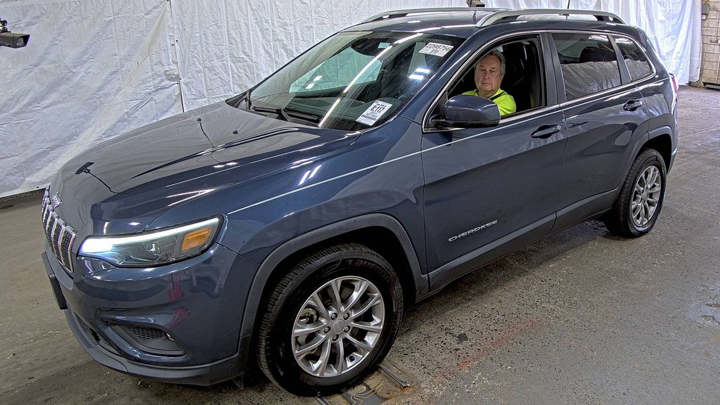 2021 Jeep Cherokee Latitu LUX photo