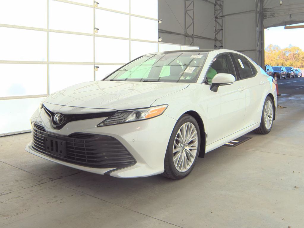 2018 Toyota Camry XLE photo