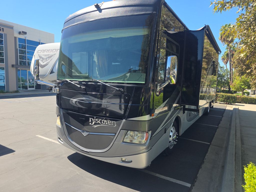 2010 Discovery RV photo