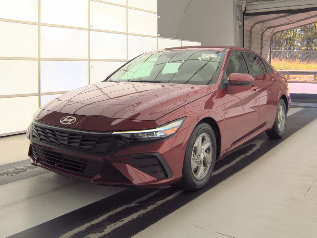 2025 Hyundai Elantra SE photo
