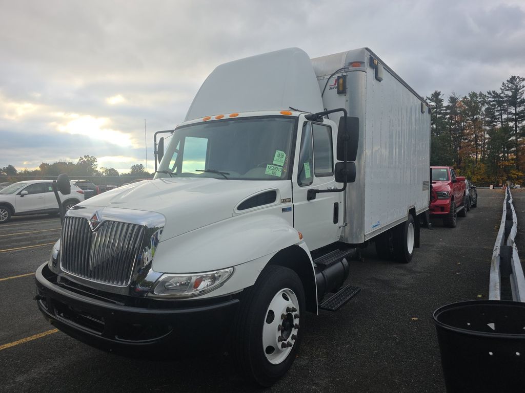 2013 International 4000 4300 LP photo