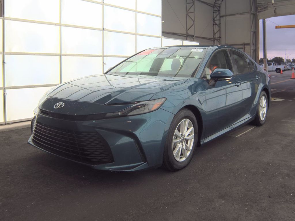 2025 Toyota Camry LE photo