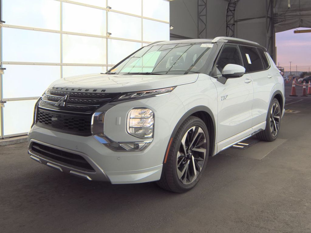 2024 Mitsubishi Outlander GT photo