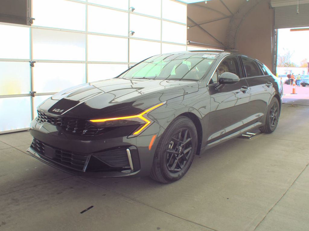 2025 Kia K5 LXS photo