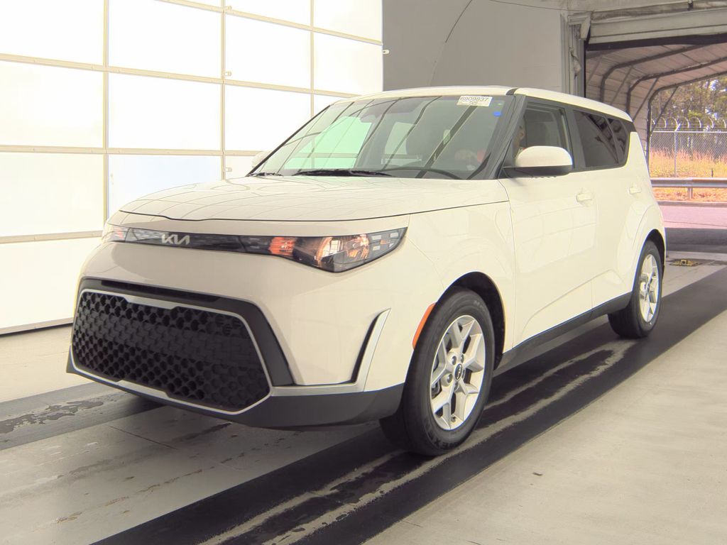 2025 Kia Soul LX photo