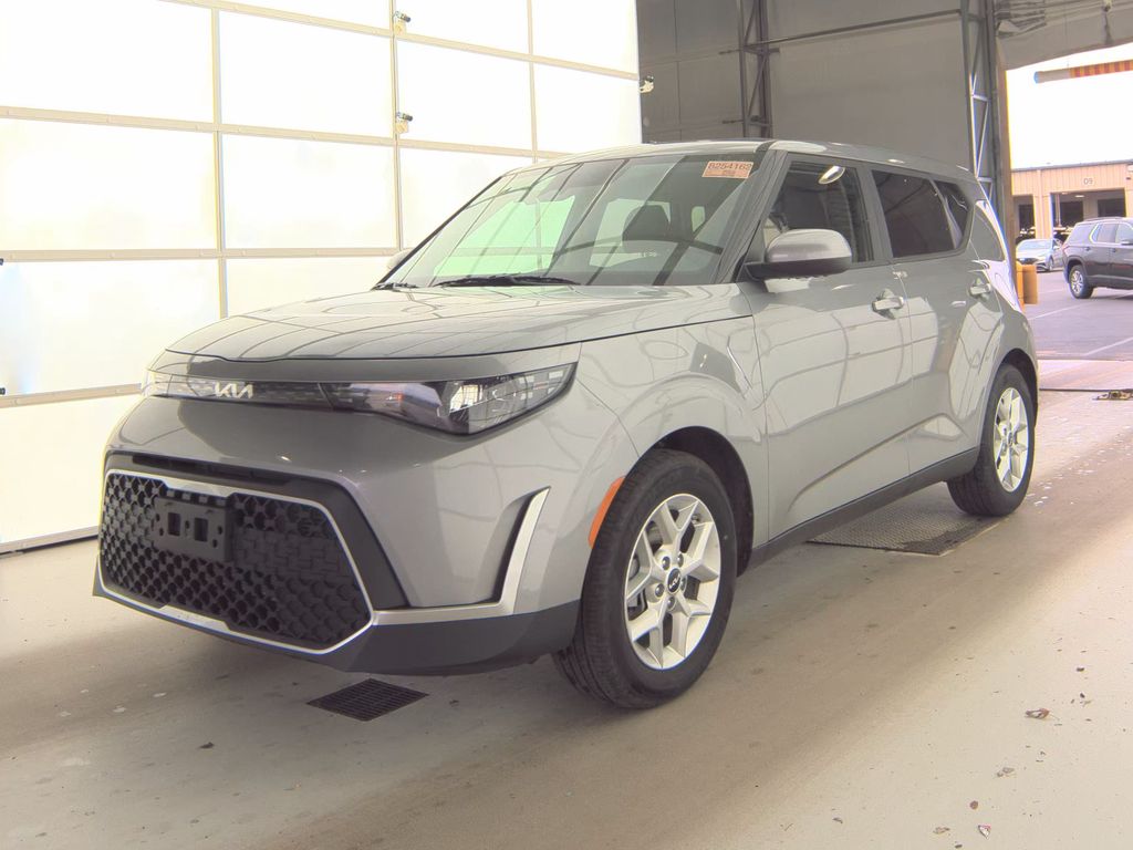 2025 Kia Soul LX photo