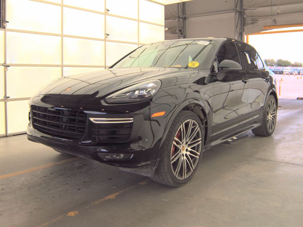 2017 Porsche Cayenne GTS photo