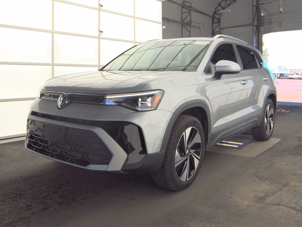 2025 Volkswagen Taos SE photo