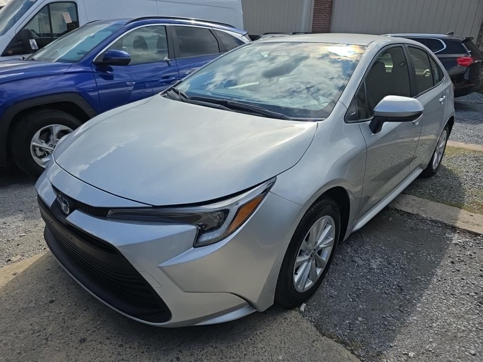 2025 Toyota Corolla Hybrid LE photo