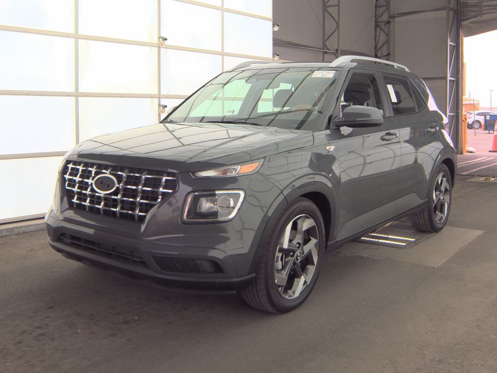 2025 Hyundai Venue SEL photo