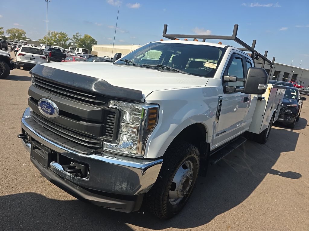 2019 Ford F-350 DRW XL photo