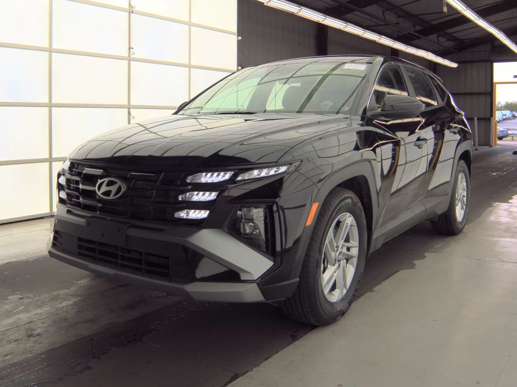 2025 Hyundai Tucson SE photo