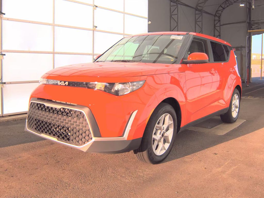 2025 Kia Soul LX photo