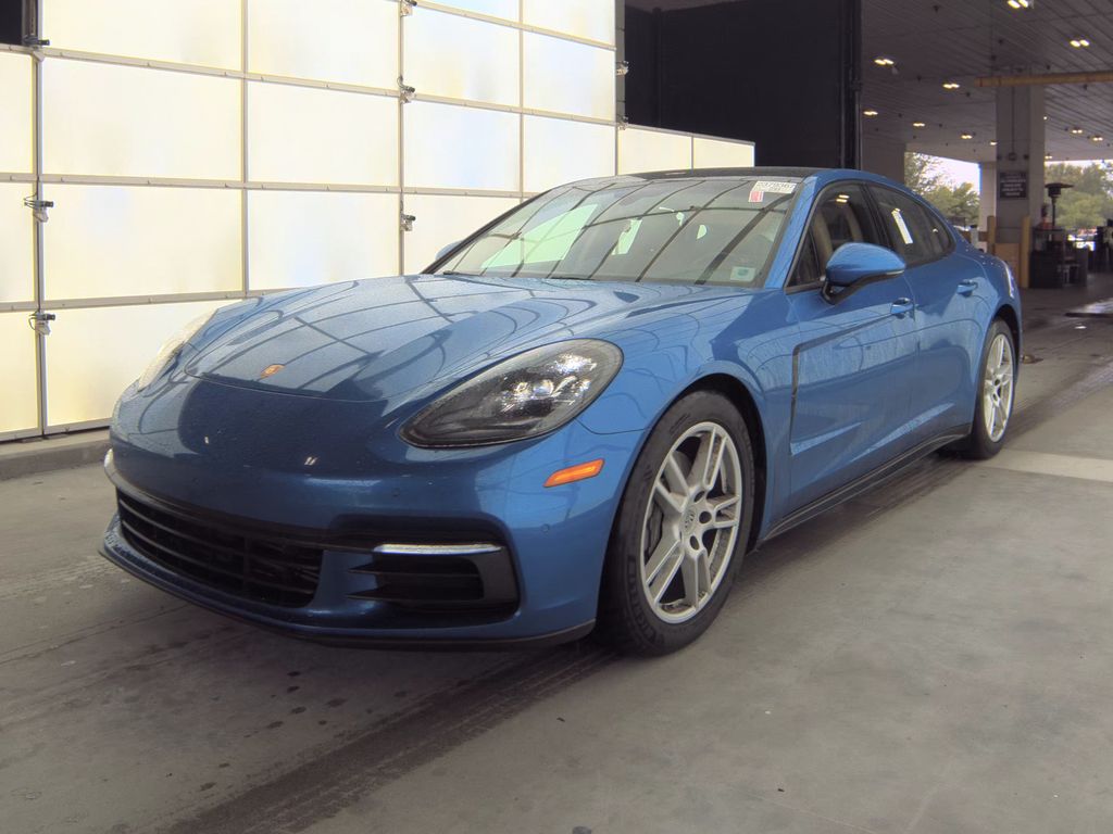 2018 Porsche Panamera 2 photo