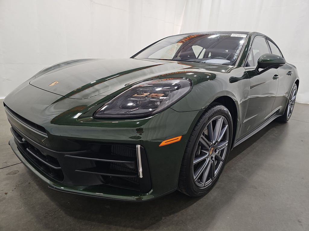 2025 Porsche Panamera photo