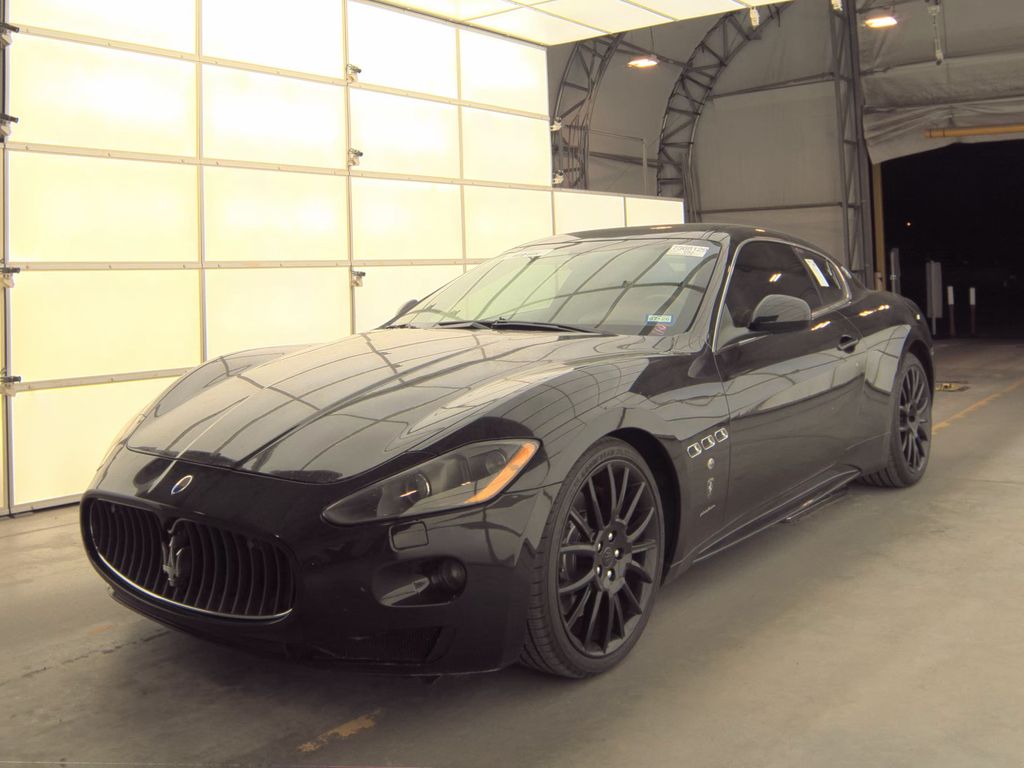 2010 Maserati Granturismo S photo